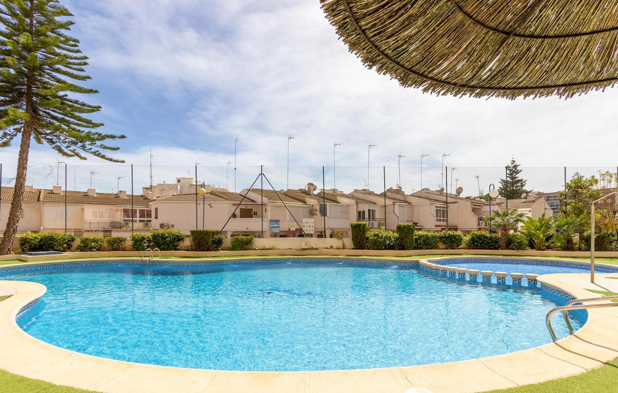 Nice Apartment In Torrevieja With Kitchen Eksteriør billede